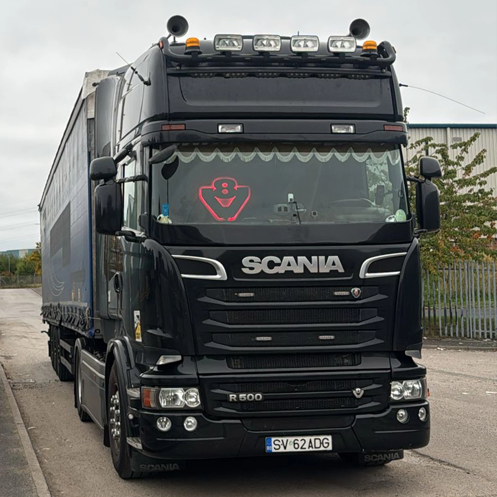 Camion din flota firmei ADG pregatit de transport marfuri international